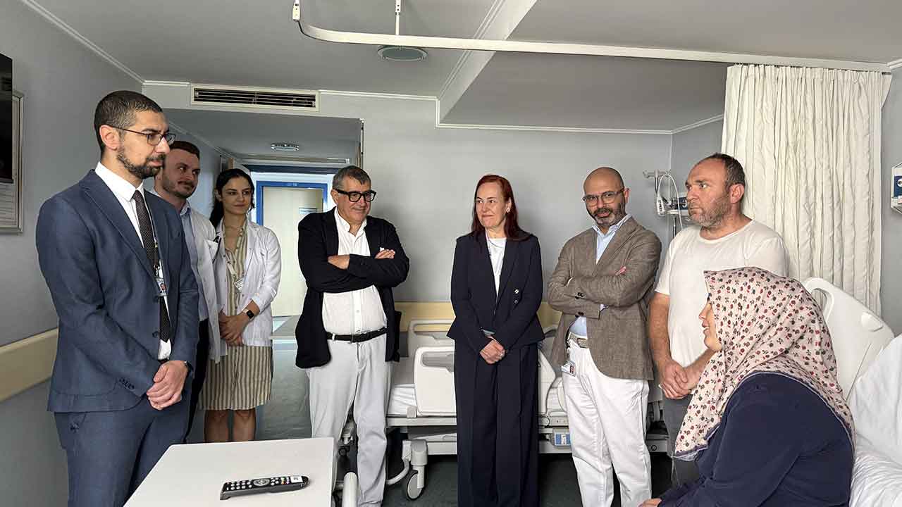 Foto - Gözleri yaşartan tıp başarısı! Anne karnındaki bebeğe mucize operasyon!