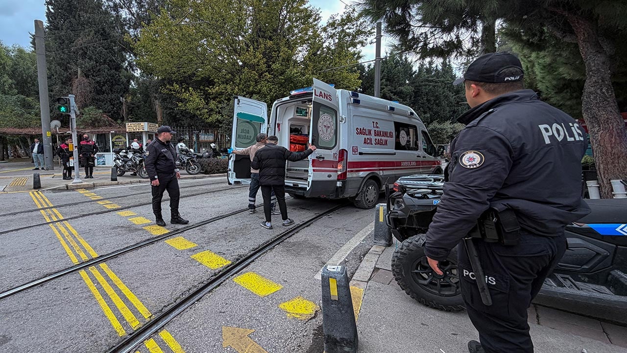 Foto - Göztepe Beşiktaş maçında olaylar çıktı! Tribün boşaltıldı
