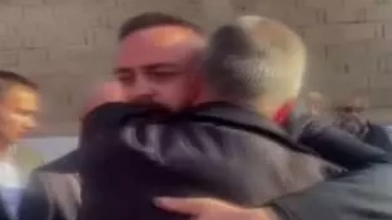 Foto - Gözyaşları içinde yürek burkan istek! Şehit babası önce sarıldı, sonra "Beni Bahçeli’ye götürün" dedi