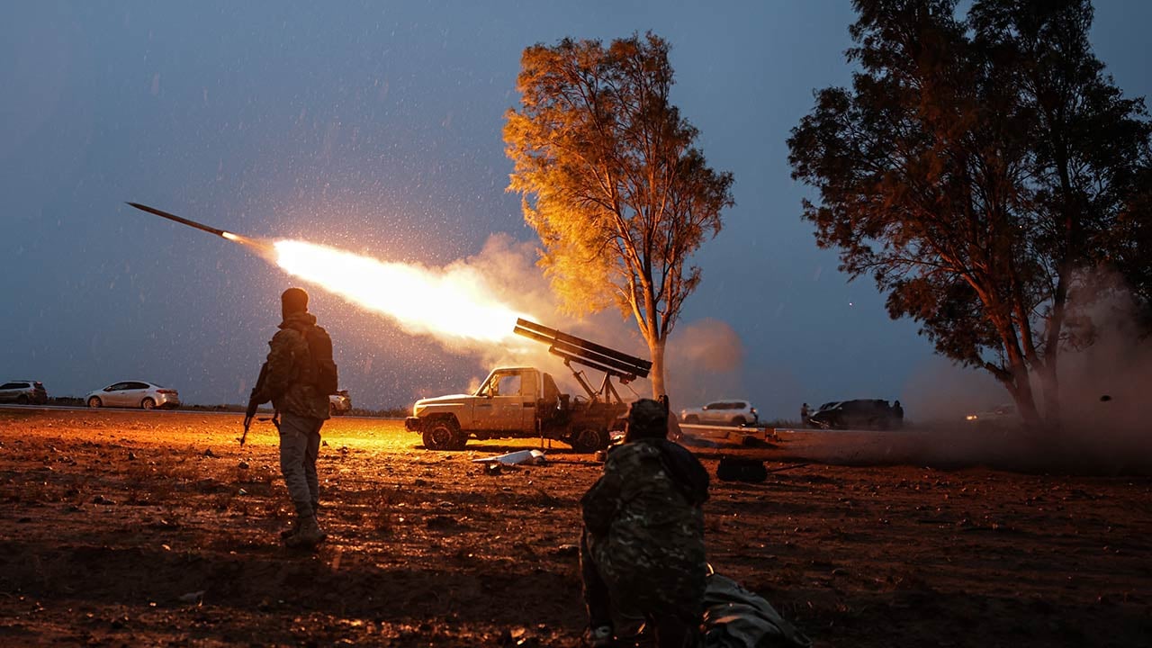 Foto - Grad Füzeleri peş peşe ateşlendi! Şara vura vura ilerliyor