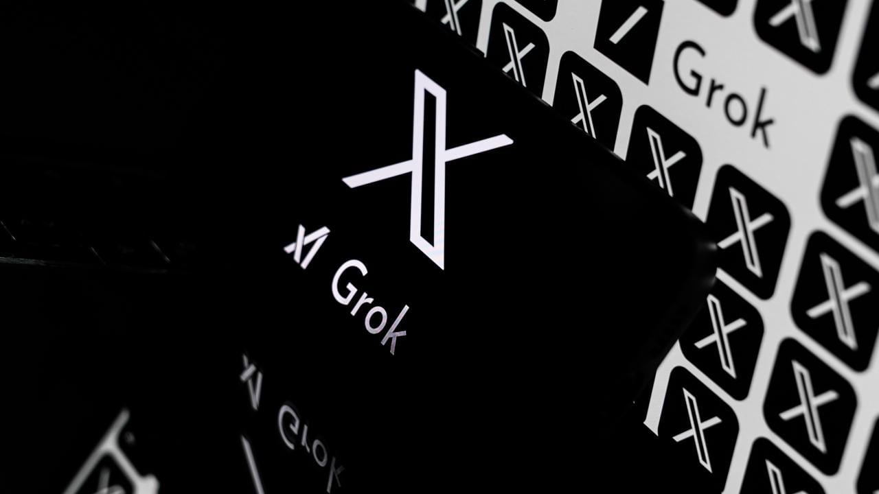 Foto - Grok ile üretilen uygunsuz görüntüler nedeniyle X'e yasaklama uyarısı