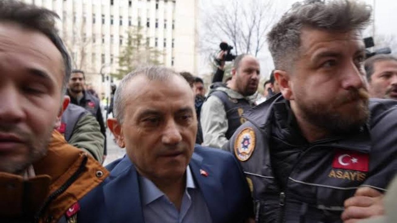 Foto - Gülistan Doku soruşturmasında şok detaylar... Eski Vali Tuncay Sonel’in ağızları açık bırakan planı ortaya çıktı: İşte suyun 14 metre altında bulunan reçete ve makas detayı