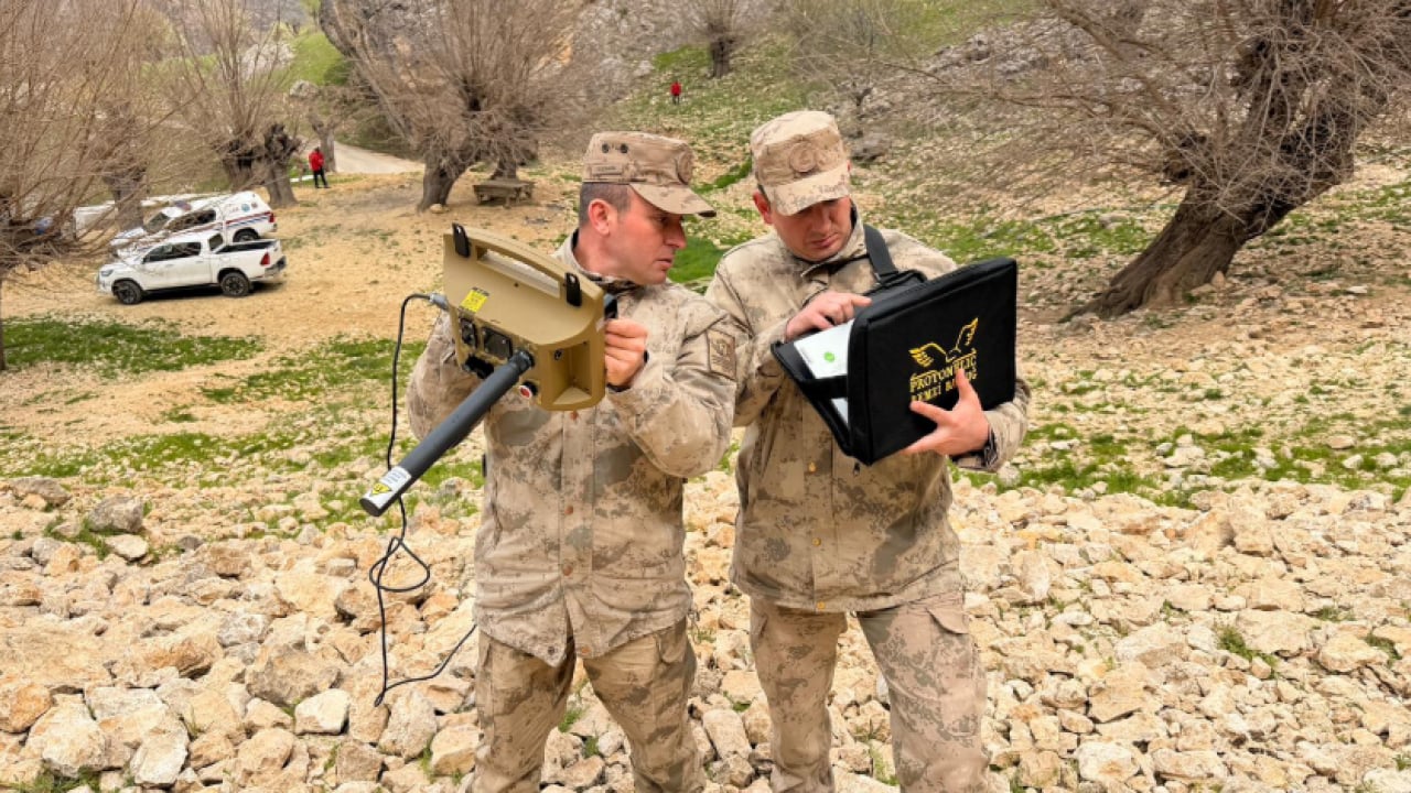 Foto - Gülistan Doku’nun cansız bedeni için kritik arama: Gömüldüğü yer araştırılıyor! JAK ve JASAT devrede