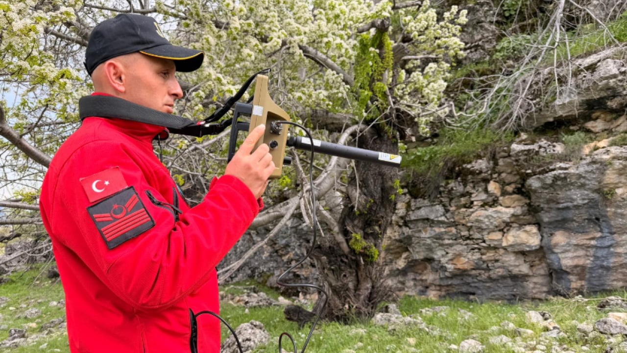 Foto - Gülistan Doku’nun cansız bedeni için kritik arama: Gömüldüğü yer araştırılıyor! JAK ve JASAT devrede