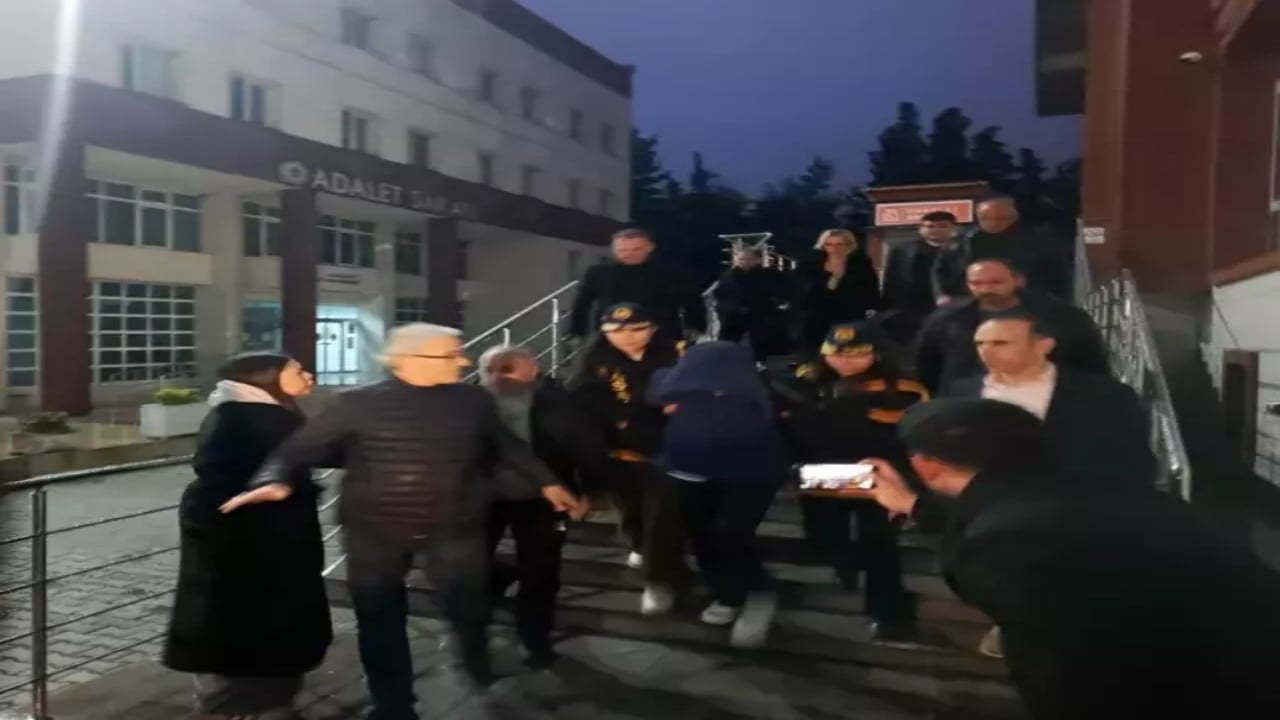 Foto - Güllü’nün oğlu, o gece camı kırarak gizlice annesinin evine girmiş! Bakın ne almış
