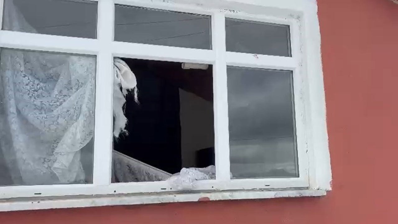 Foto - Gümüşhane’de akıl almaz olay: Ayılar artık 2. katların penceresinden giriyor