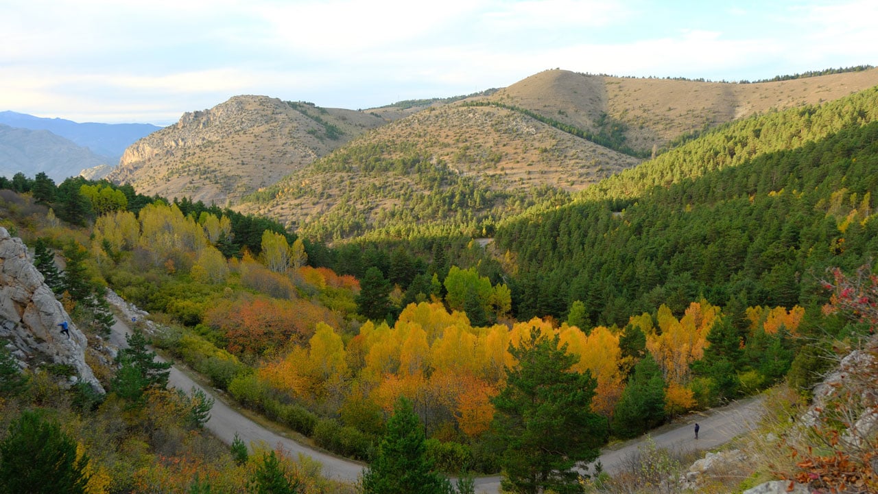 Foto - Gümüşhane’de büyüleyen mevsim geçişi! Göz kamaştıran manzara