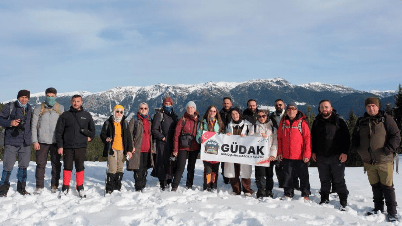 Foto - Gümüşhane'de stresini atmak isteyenler Torul’un zirvelerine tırmandı