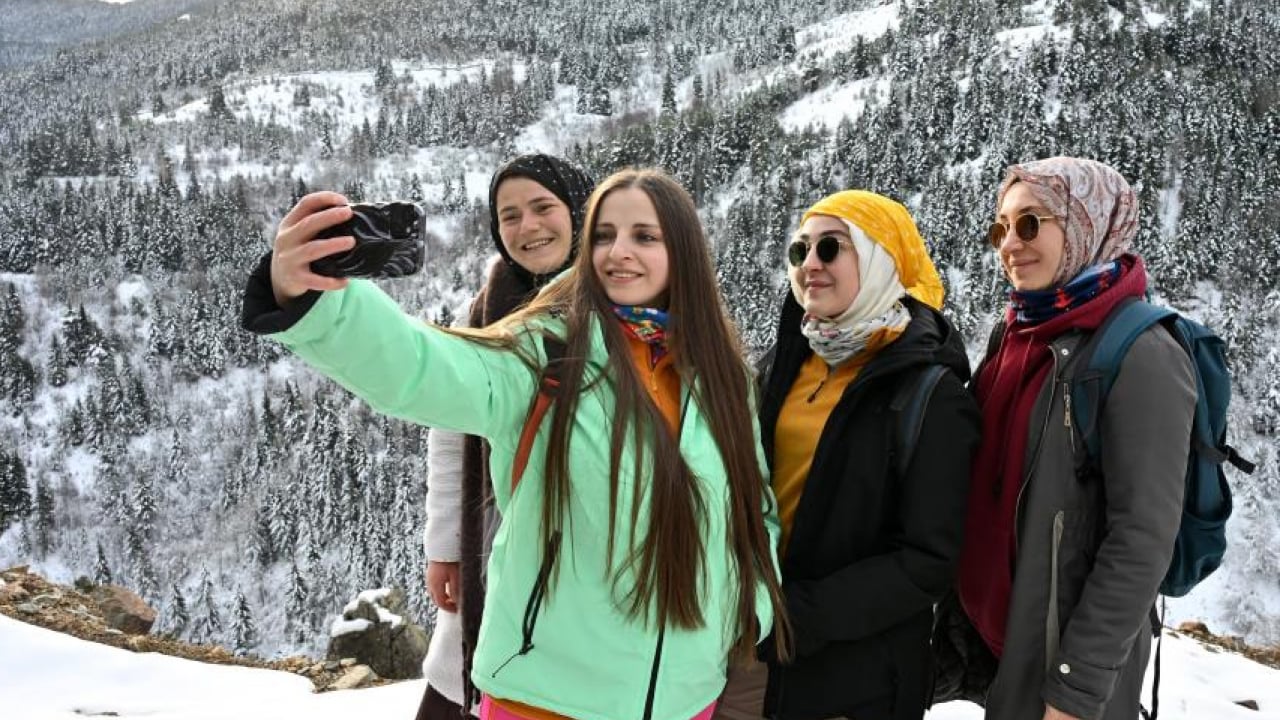 Foto - Gümüşhane'de stresini atmak isteyenler Torul’un zirvelerine tırmandı