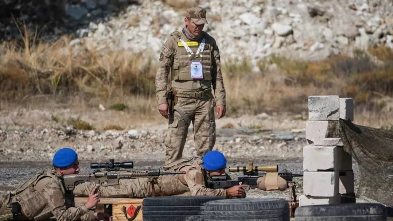 Foto - Gündeme oturdu: Türk keskin nişancıları helikopterden vurdu