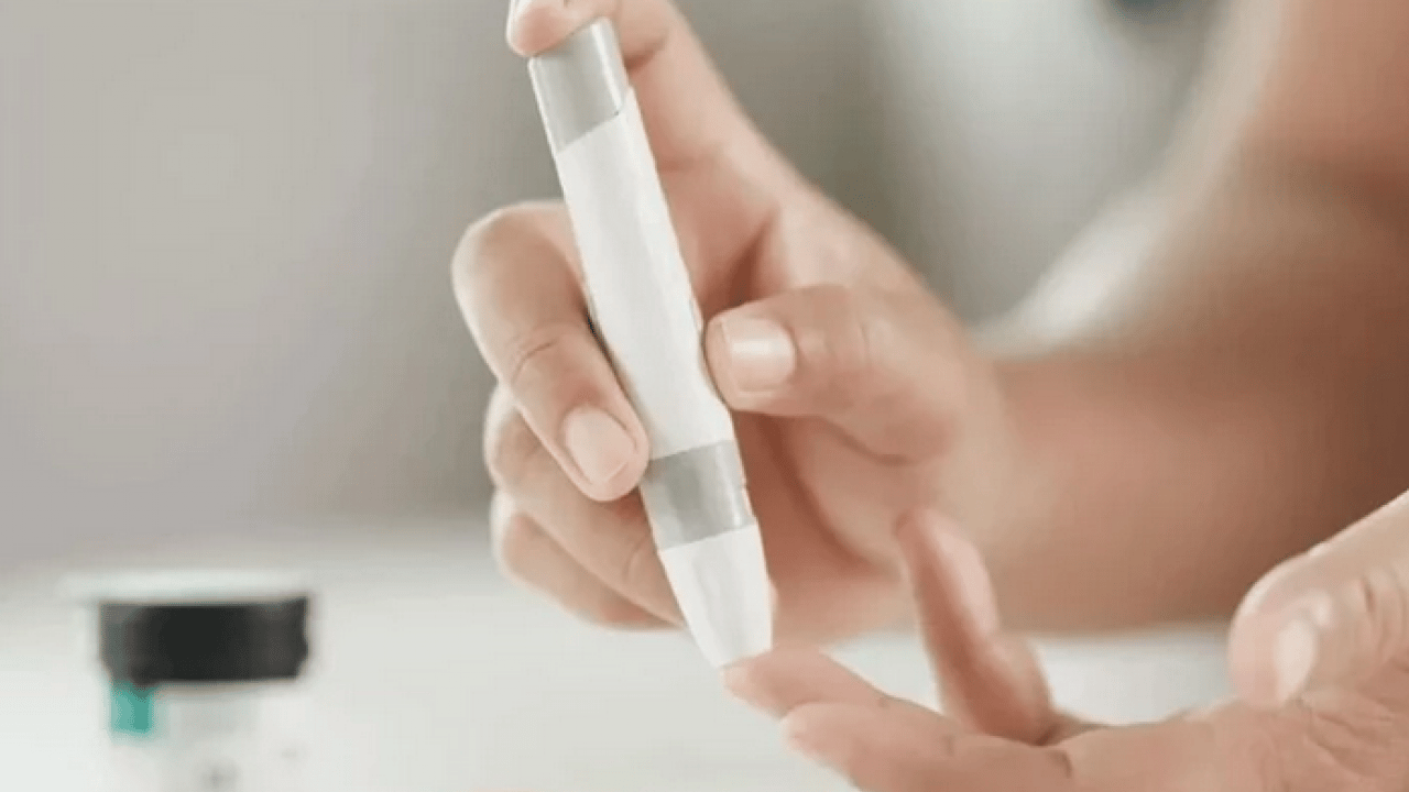 Gündemi sarsacak bir sensör geliyor! Nefesten kan şekeri ölçümü gerçek oldu: İğne korkusu tarihe karışıyor