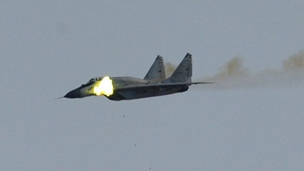 Foto - Gündemi sarsacak gelişme! Savaş uçağı vuruldu