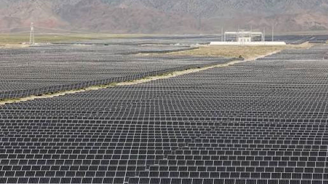 Foto - Güneş battıktan sonra da elektrik üretiyor! Çin’den bataryasız dev santral hamlesi