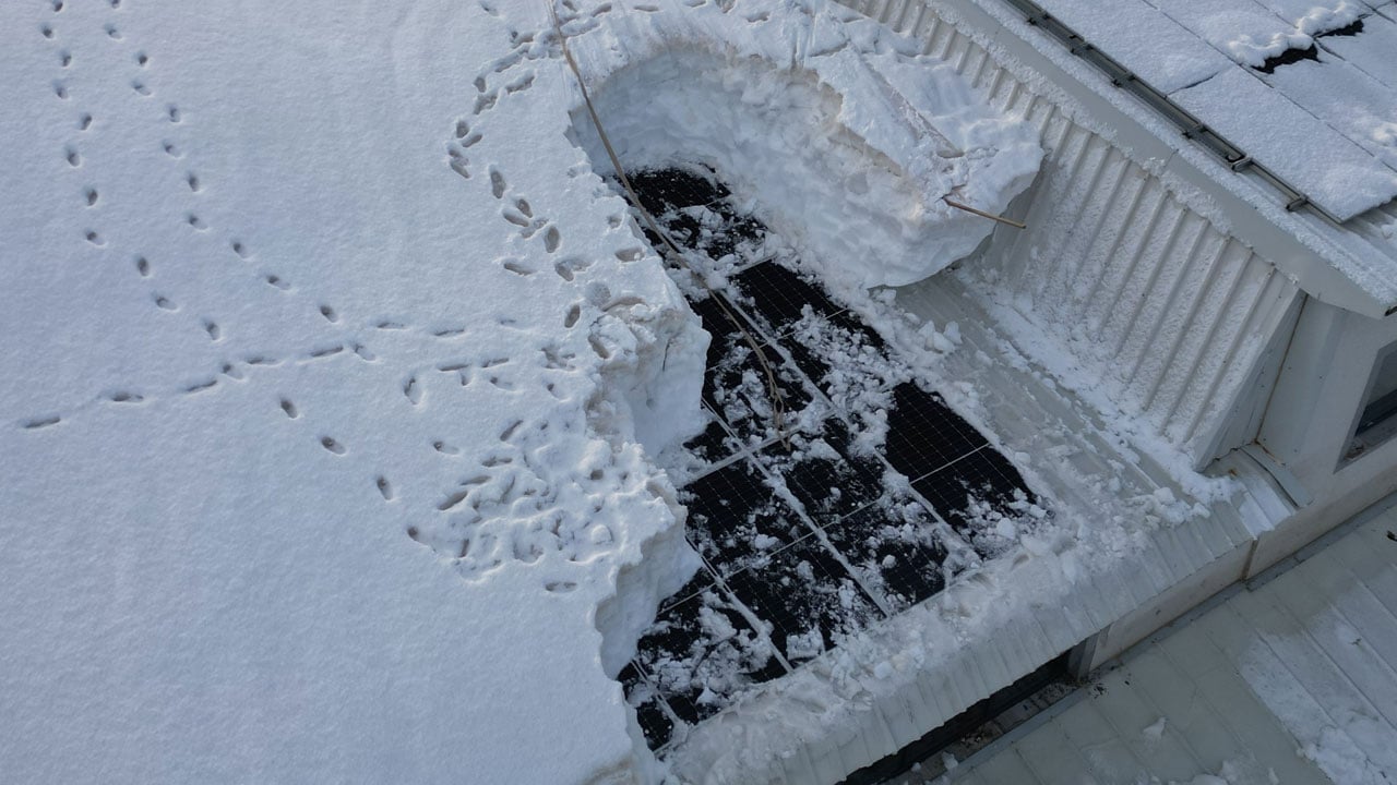 Foto - Güneş panelleri beyaz örtüyle kaplı! Kür üretim maliyetini arttırdı