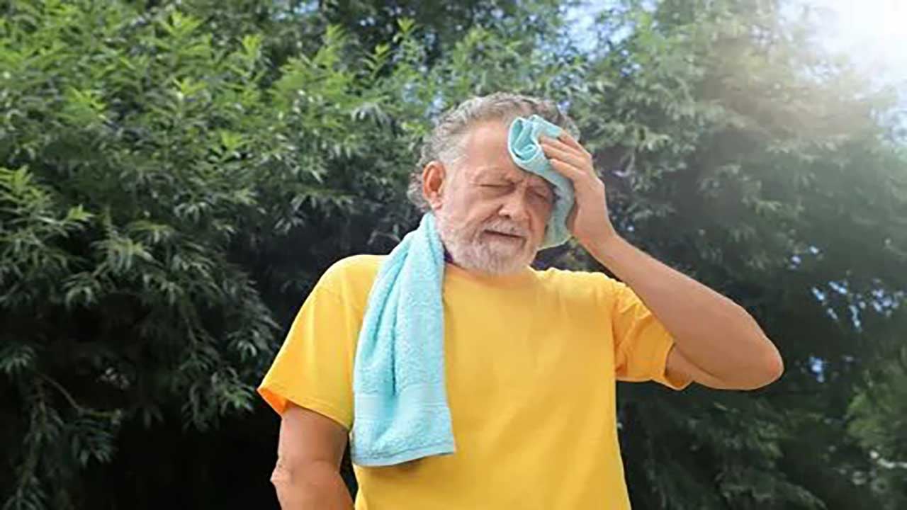 Foto - Güneşe çıkanlar dikkat! Uzman isim uyardı: Aşırı sıcaklar beyin kanamasını tetikliyor!