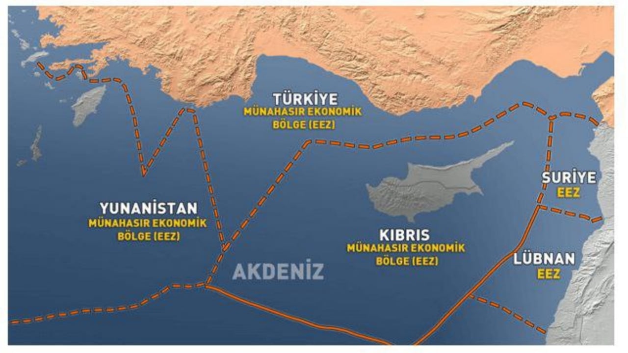 Foto - Güney Kıbrıs bükemediği bileği öptü! Şımarık Rumlardan Türkiye’ye "Hazırız" mesajı