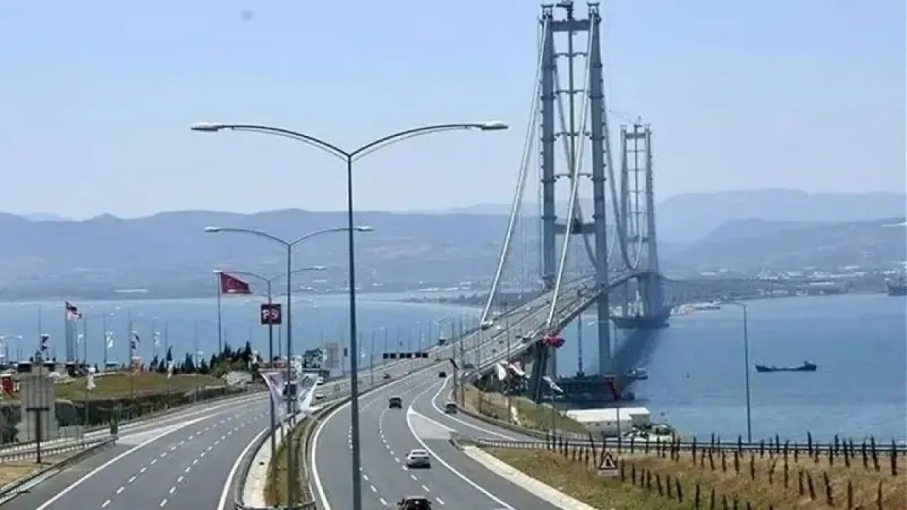 Foto - Güney Koreliler hisse sattı: Türkiye'nin ünlü köprüsünde kontrol Limak Holding'e geçti