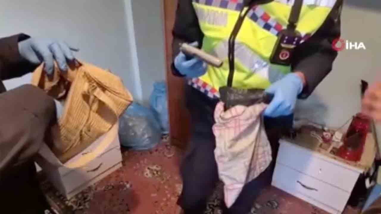 Güvenlik güçlerinden kaçış yok: Çatıya çıkan jandarma şaşkına döndü