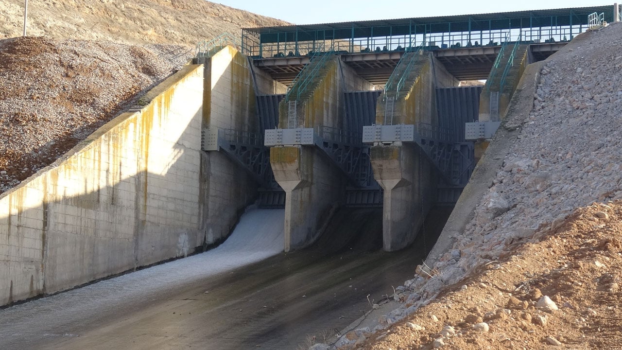 Foto - Güvenlik önlemleri artırıldı! Bereket yağdı o barajda kapaklar açıldı