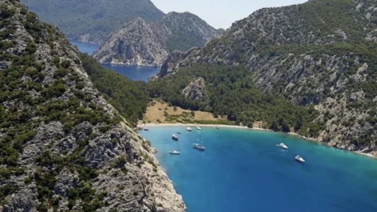 Foto - Güzelliklerine paha biçilemiyor: Sadece deniz yoluyla ulaşılabiliyor!