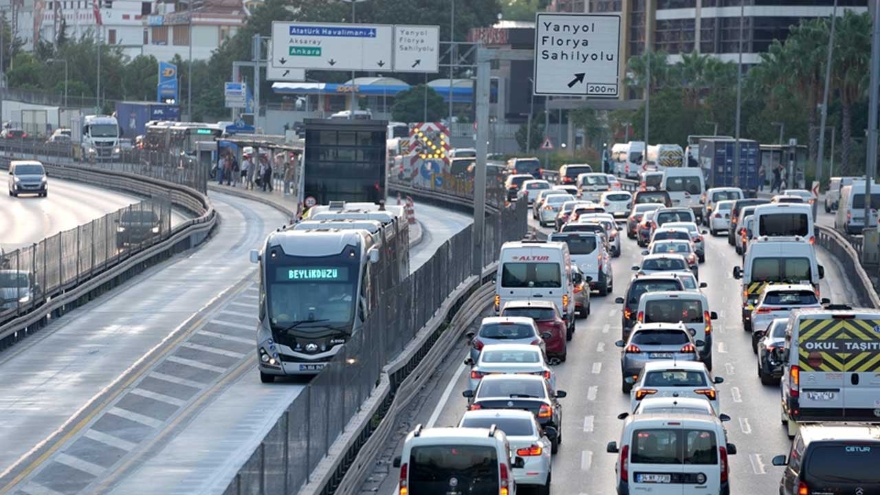 Foto - Güzergah değişikliği kararı! İstanbul'da metrobüse 'özel gün' ayarı