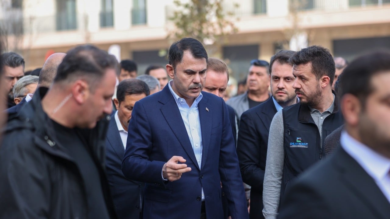 Foto - Hacı Yakışıklı kaleme aldı... Asrın depremi'nden asrın inşası'na Murat Kurum...