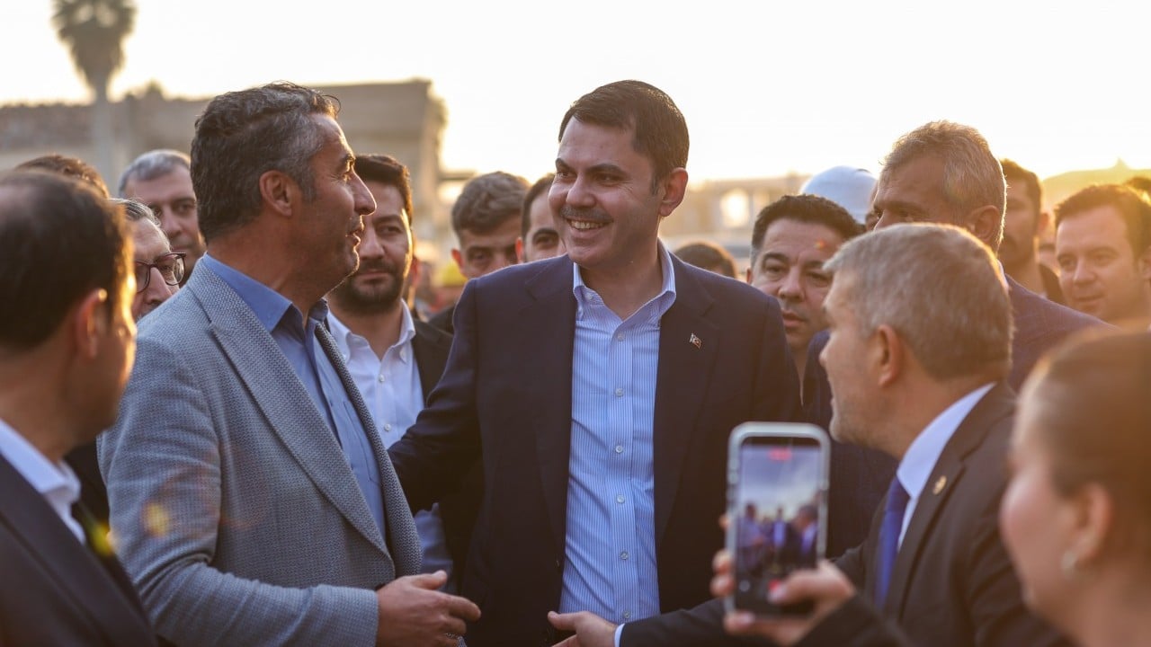 Foto - Hacı Yakışıklı kaleme aldı... Asrın depremi'nden asrın inşası'na Murat Kurum...