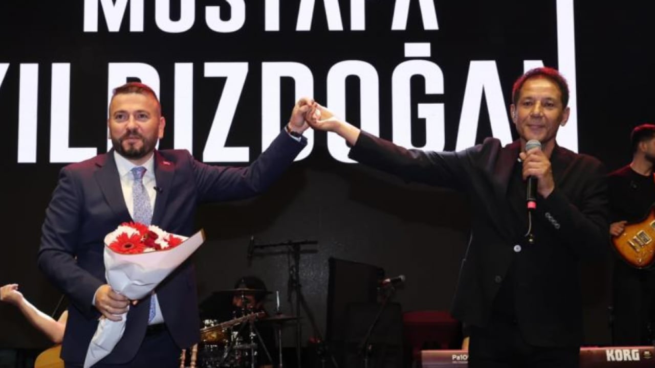 Foto - Hainlerin oyununu bozan o kutlu direnişin 10. yılı! Arnavutköy tek yürek oldu, vatan nöbeti meydanlara taştı!