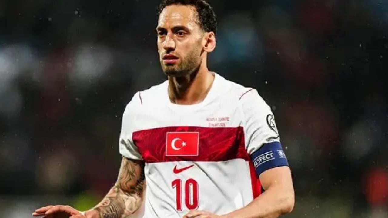 Foto - Hakan Çalhanoğlu eleştirilerine sert cevap: 'Hani dün gurur duyuyordunuz'