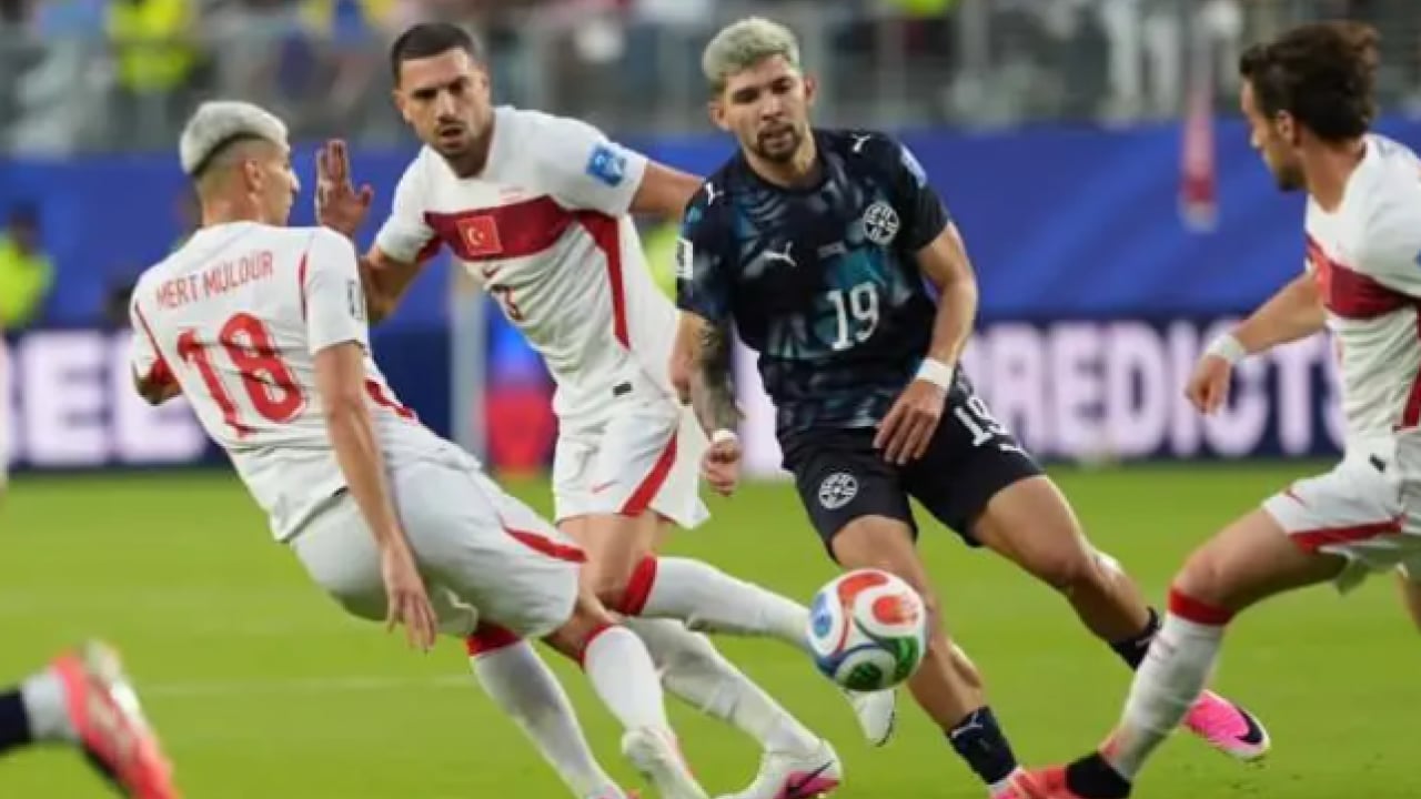 Foto - Hakan Çalhanoğlu eleştirilerine sert cevap: 'Hani dün gurur duyuyordunuz'