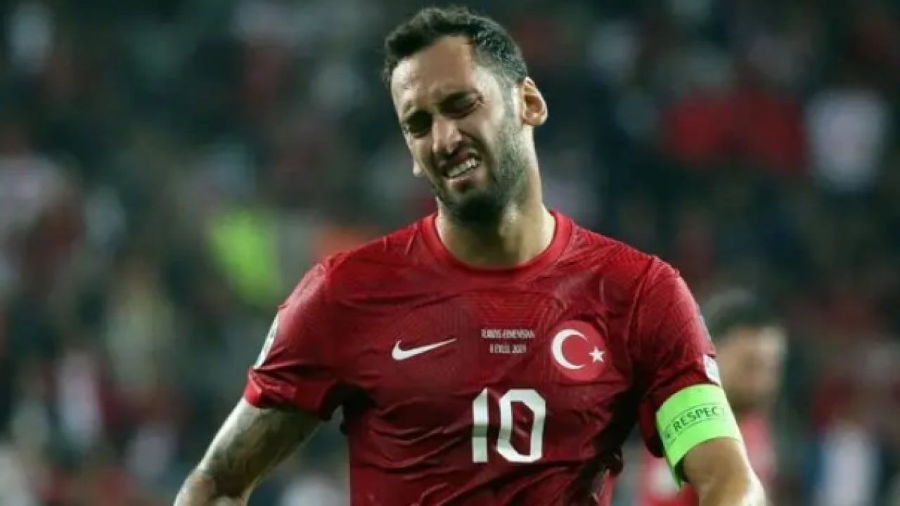 Foto - Hakan Çalhanoğlu eleştirilerine sert cevap: 'Hani dün gurur duyuyordunuz'