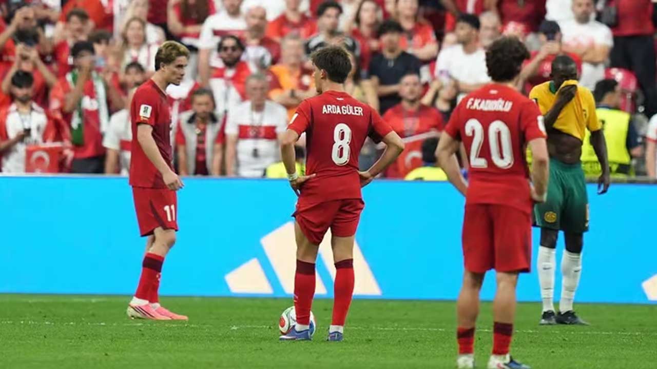 Foto - Hakan Çalhanoğlu'nun mağlubiyet sonrası soyunma odasındaki sözleri ortaya çıktı