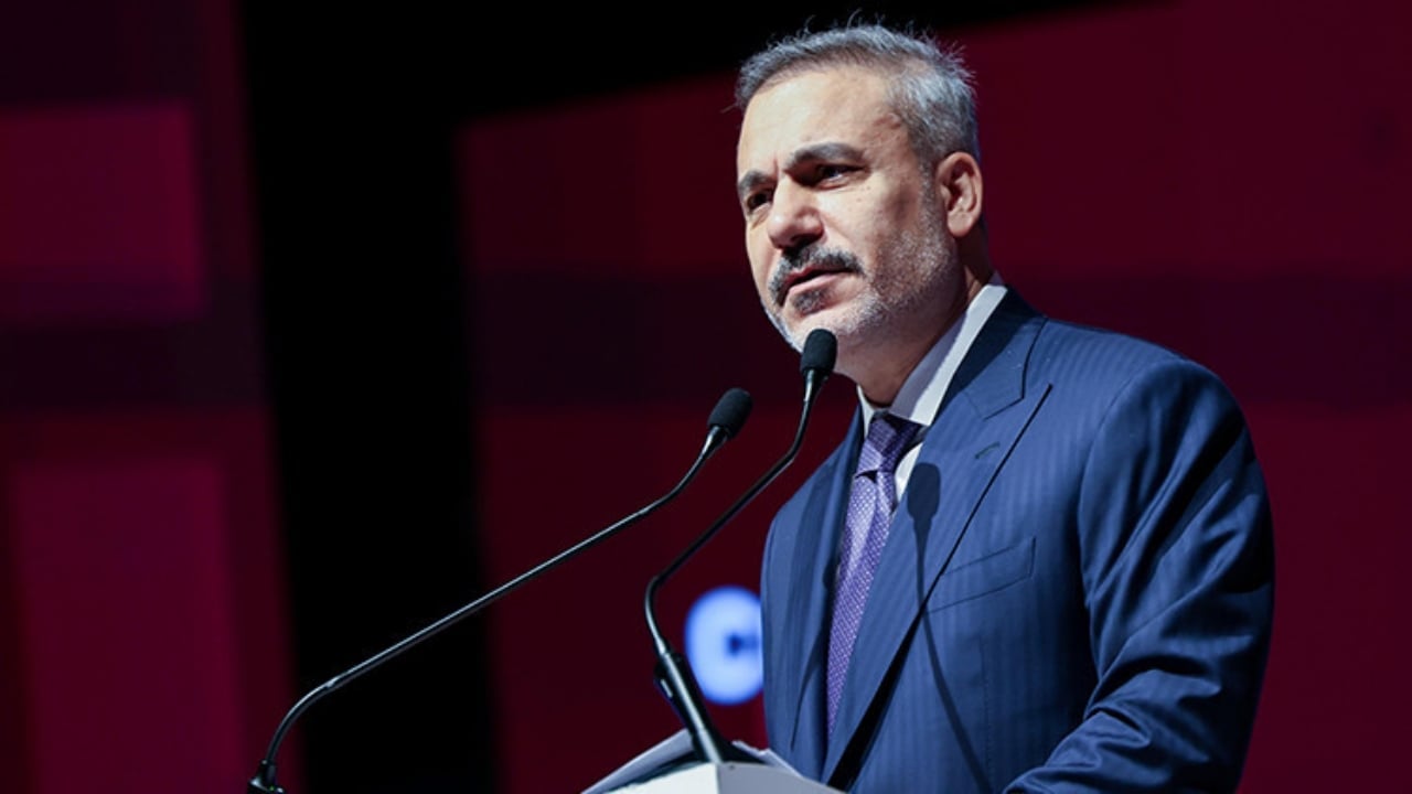 Foto - Hakan Fidan’dan olay Kurtlar Vadisi ve Çatlı göndermesi: "Maskeyi çıkarayım mı?"