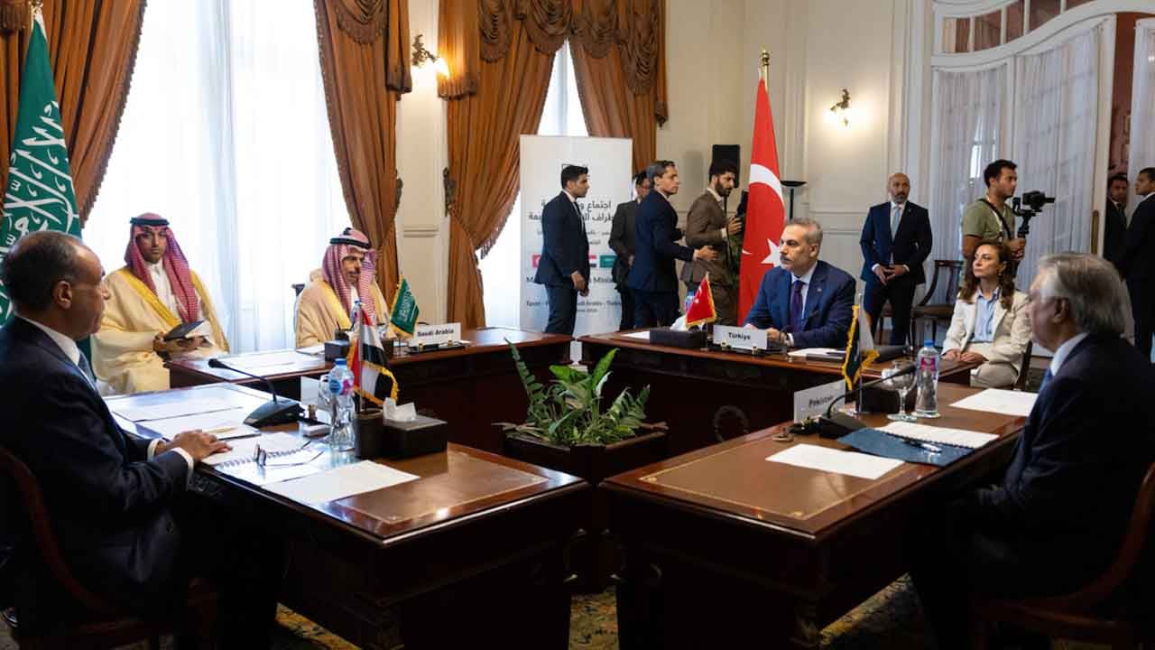 Foto - Hakan Fidan'dan tarihi uyarı: Şu an pusudalar