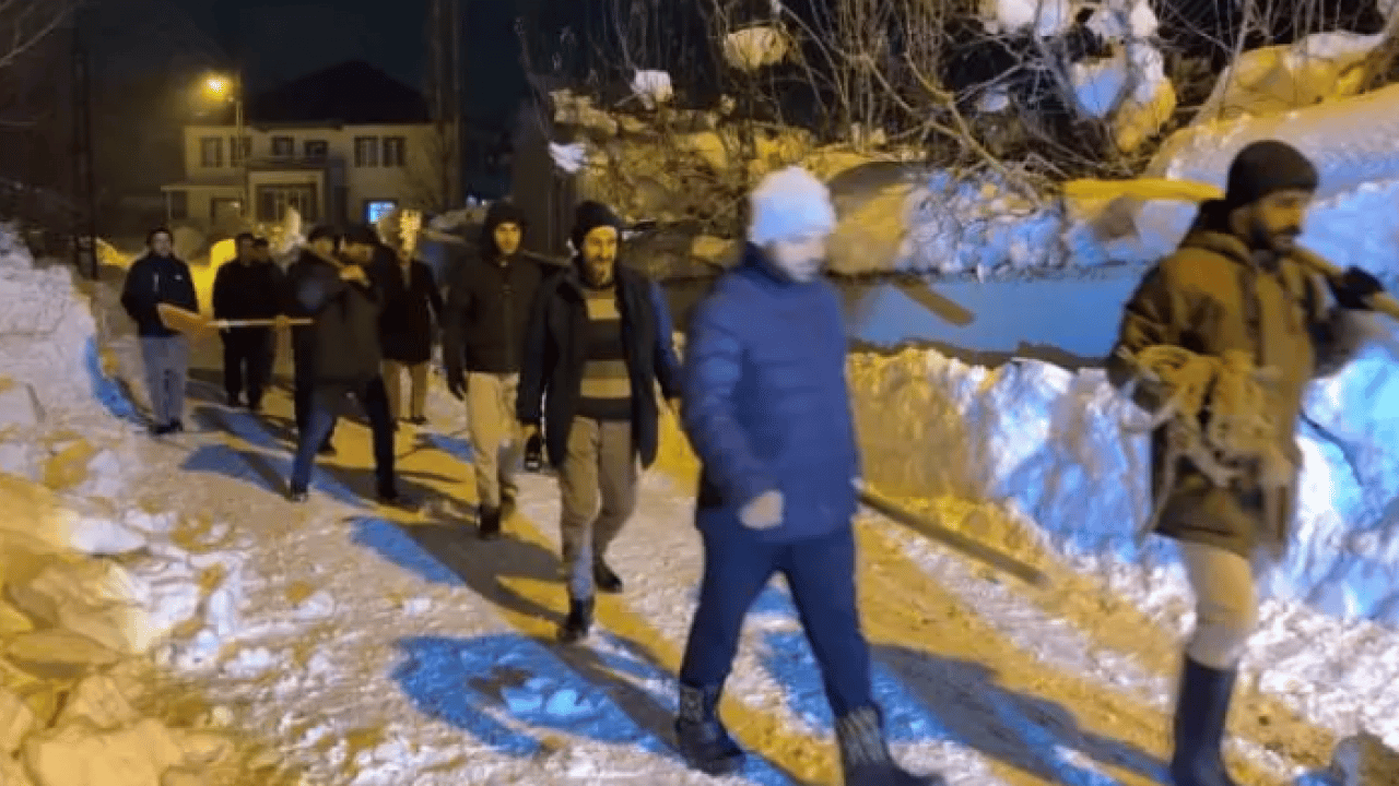 Hakkari'de korku dolu anlar: İmam köylüyü yardıma çağırdı!