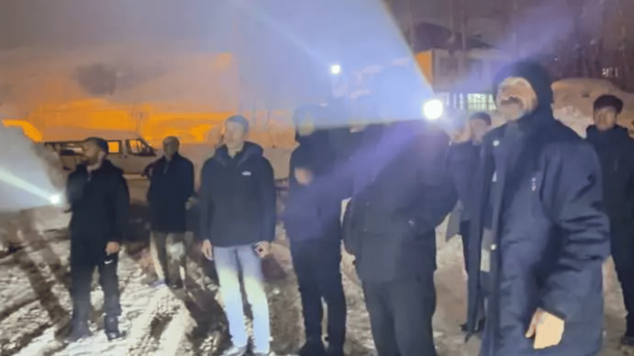 Foto - Hakkari'de korku dolu anlar: İmam köylüyü yardıma çağırdı!