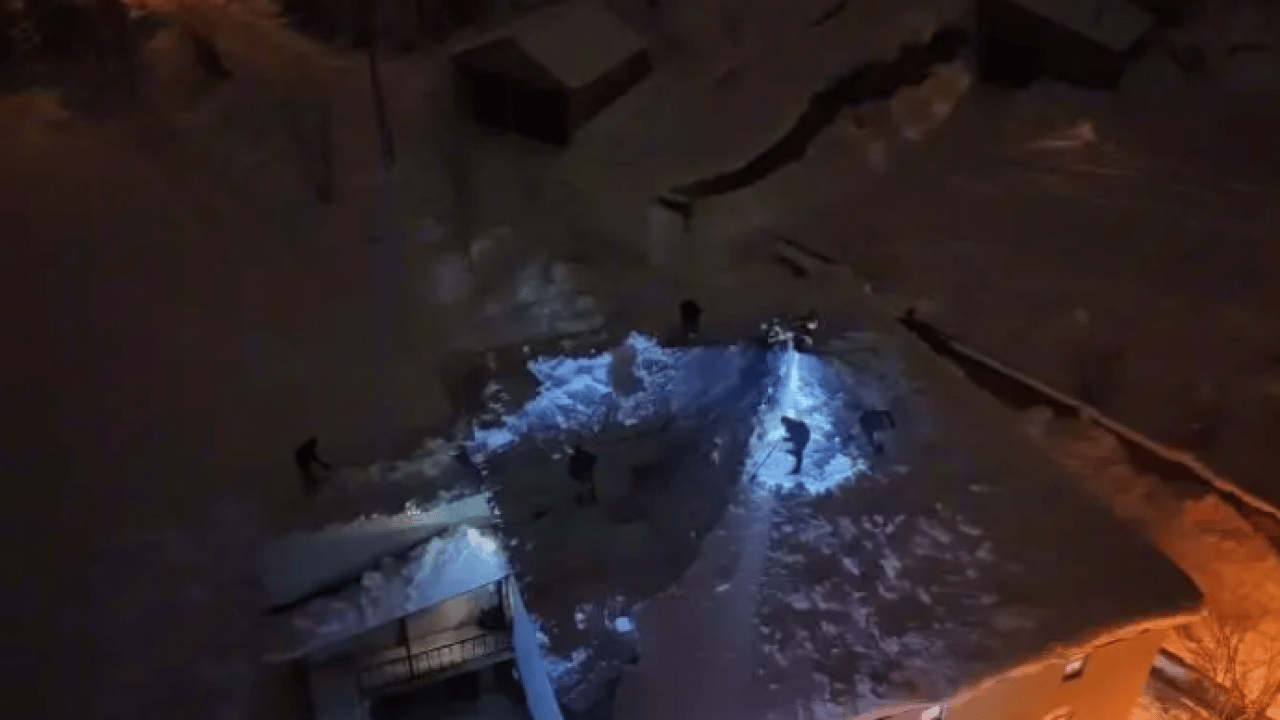 Foto - Hakkari'de korku dolu anlar: İmam köylüyü yardıma çağırdı!