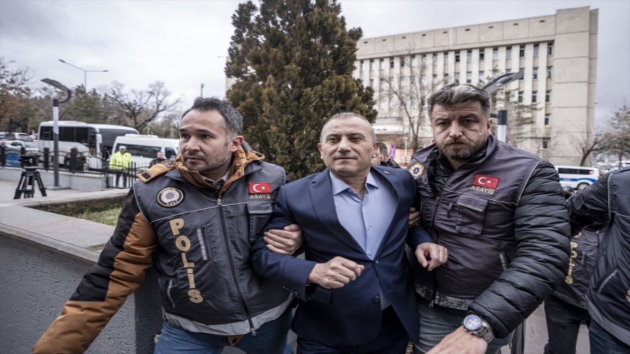 Foto - Hâlâ kendisini vali sanıyor! Gözaltındaki Tuncay Sonel’in ilk sözleri "Yuh be adam" dedirtti 