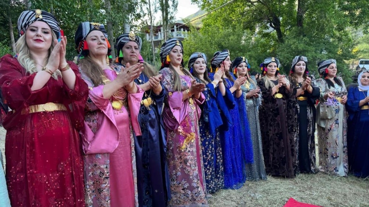 Foto - Halay kuyruğu alana sığmadı Şırnak’ta 56 yıl sonra bir ilk yaşandı