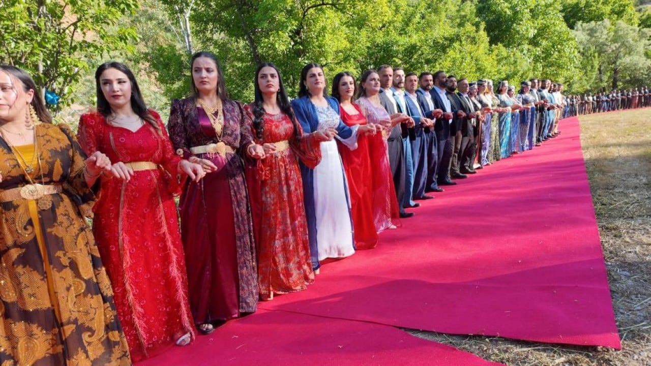 Foto - Halay kuyruğu alana sığmadı Şırnak’ta 56 yıl sonra bir ilk yaşandı