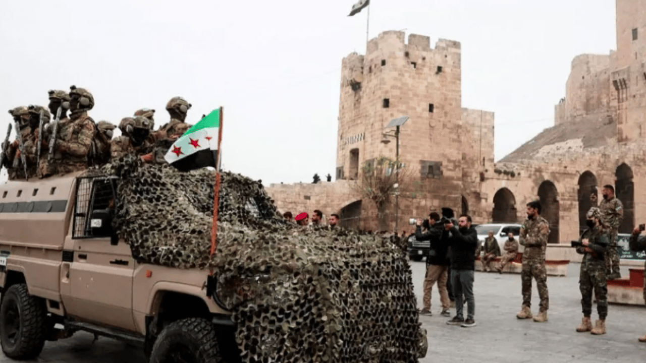 Halep'te terör örgütü YPG devri kapandı: Son işgal edilen mahalle de kurtarıldı!