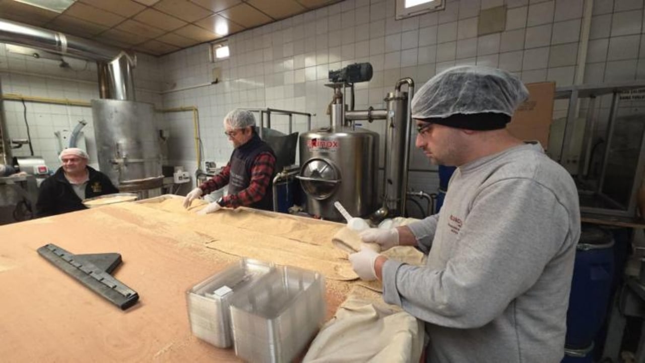 Foto - Halk arasında "bitli helva" deniyor, tadına bakan müptelası oluyor! Osmanlı valisinin hayran kaldığı 128 yıllık tarihi lezzetin sırrı ortaya çıktı