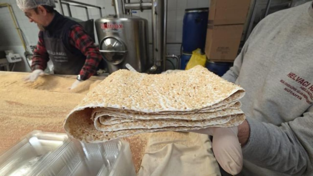 Foto - Halk arasında "bitli helva" deniyor, tadına bakan müptelası oluyor! Osmanlı valisinin hayran kaldığı 128 yıllık tarihi lezzetin sırrı ortaya çıktı