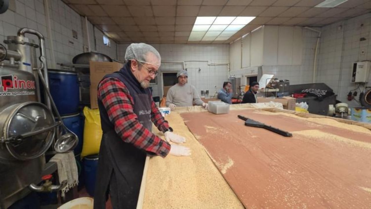 Halk arasında "bitli helva" deniyor, tadına bakan müptelası oluyor! Osmanlı valisinin hayran kaldığı 128 yıllık tarihi lezzetin sırrı ortaya çıktı