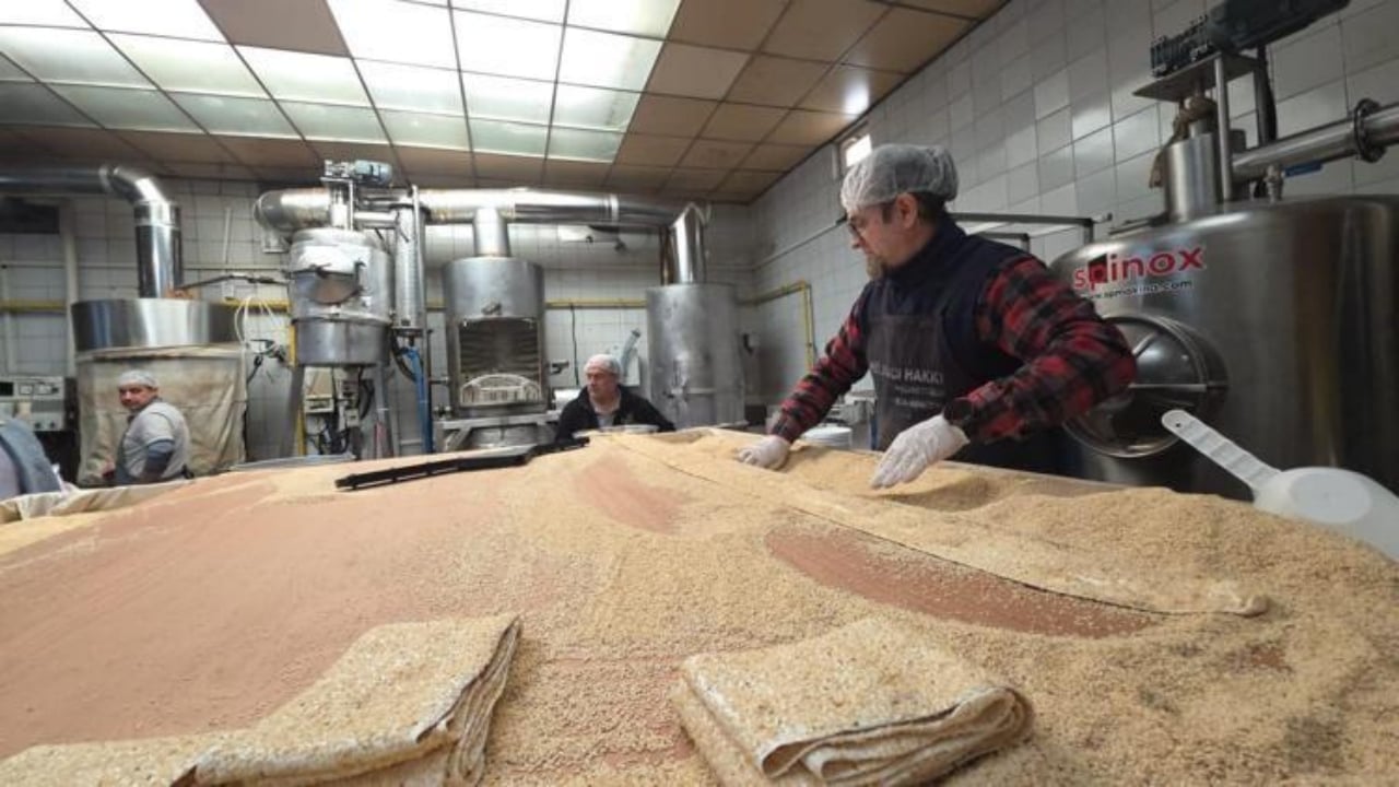 Foto - Halk arasında "bitli helva" deniyor, tadına bakan müptelası oluyor! Osmanlı valisinin hayran kaldığı 128 yıllık tarihi lezzetin sırrı ortaya çıktı