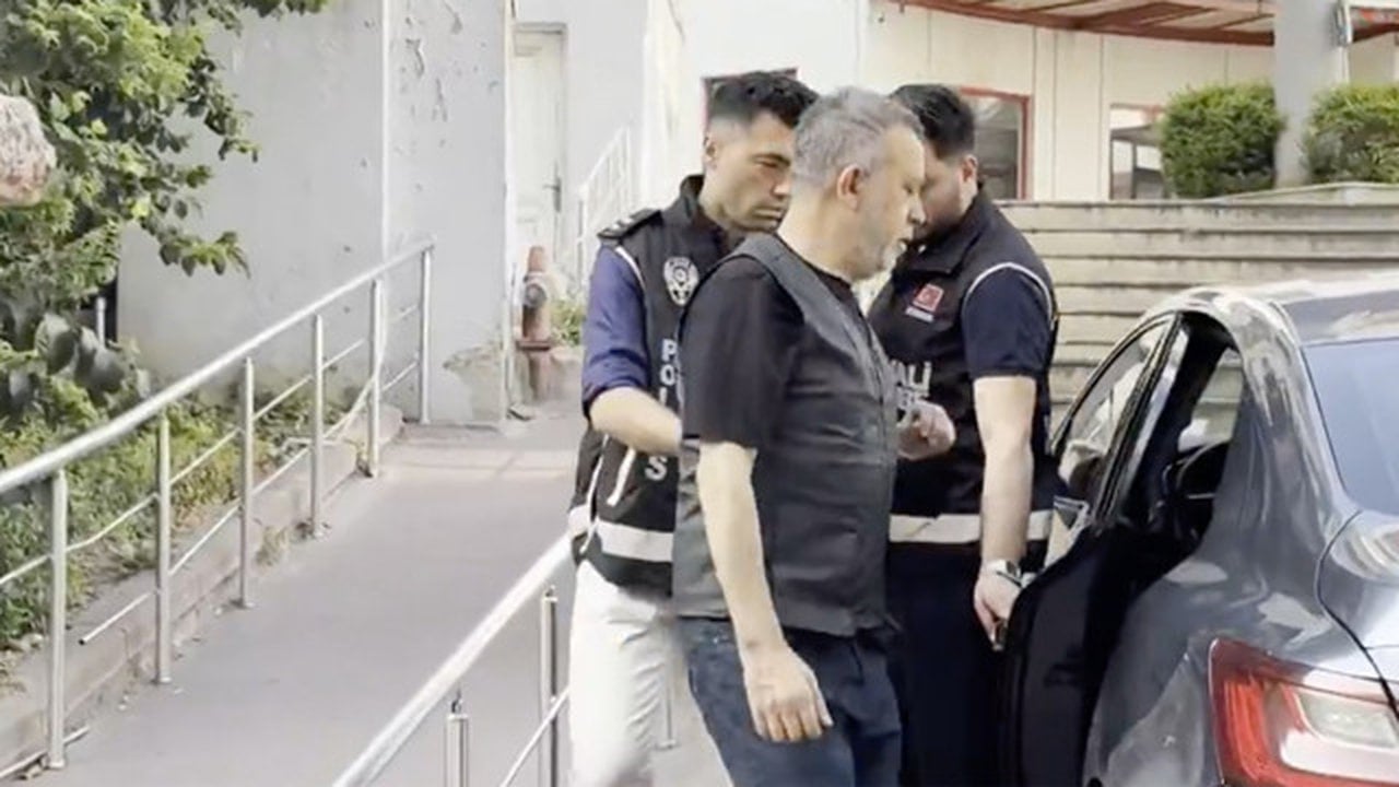 Foto - Haluk Levent adliyeye sevk edilirken görüntülendi! Gözaltı sonrası son hali olay oldu