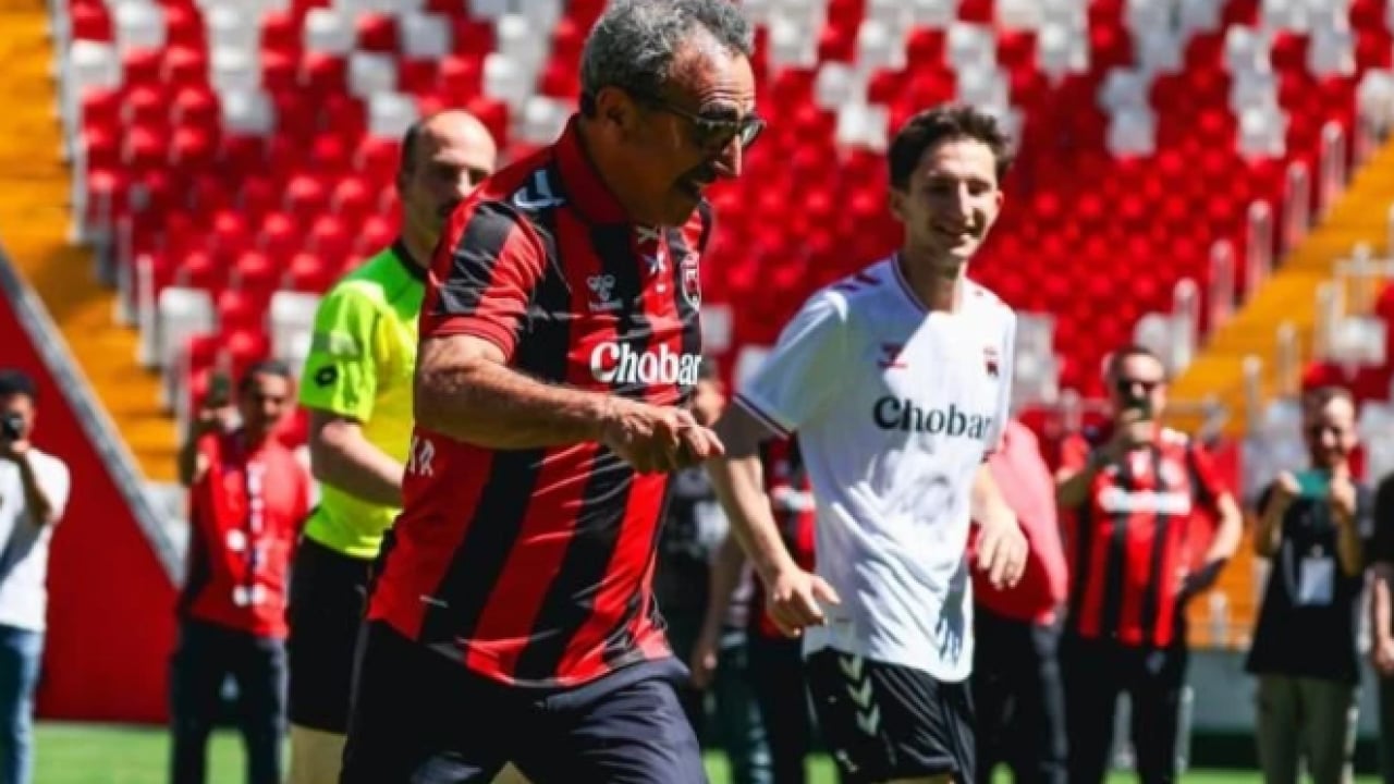 Foto - Hamdi Ulukaya’dan Erzincanspor’a dev destek