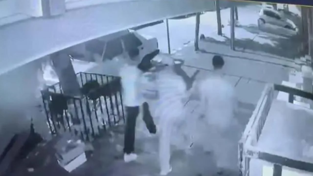 Foto - Hamile eşine tatlı almak istedi! Sokak ortasında 6 yerinden bıçaklandı!