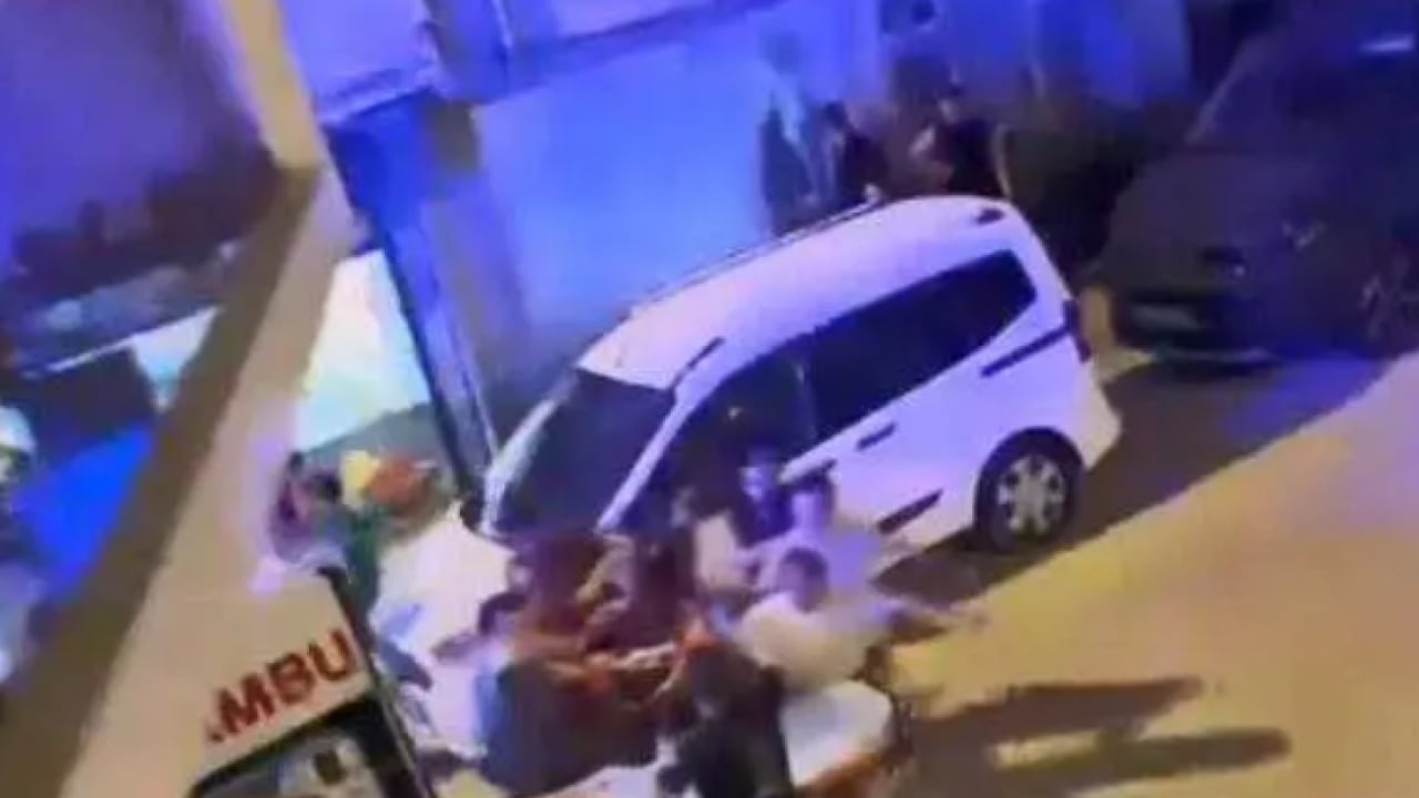Foto - Hamile eşine tatlı almak istedi! Sokak ortasında 6 yerinden bıçaklandı!