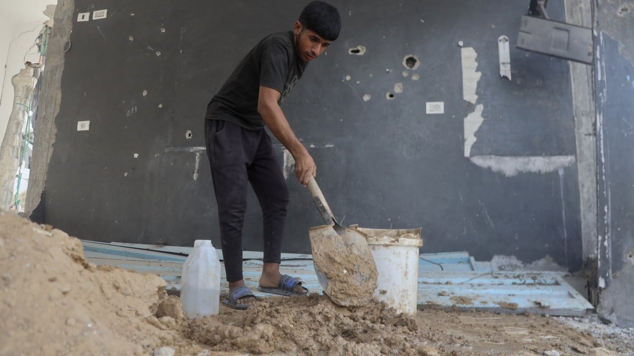 Foto - Han Yunus küllerinden doğuyor